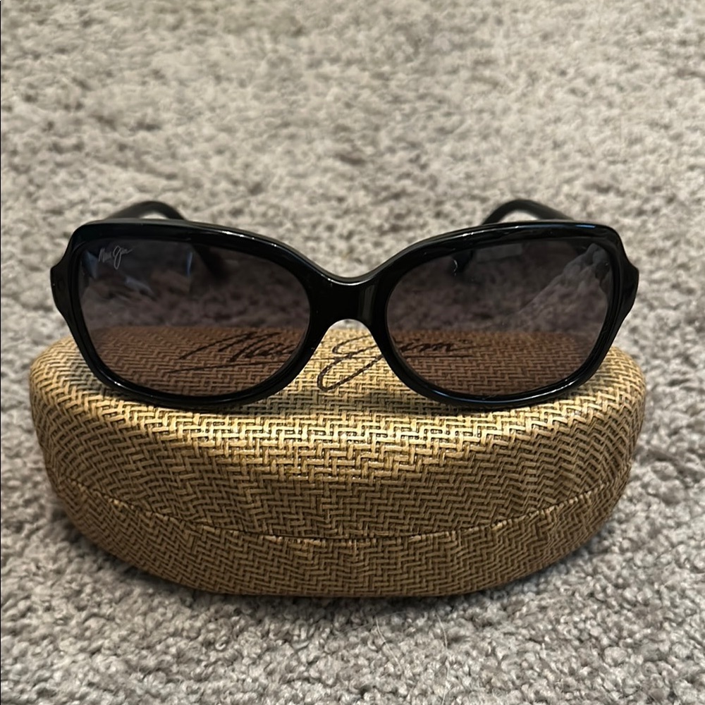 Maui Jim Black Sunglasses Sleek Design
